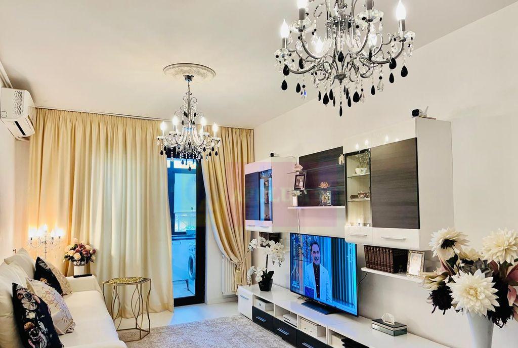 Apartament 3 camere de vanzare