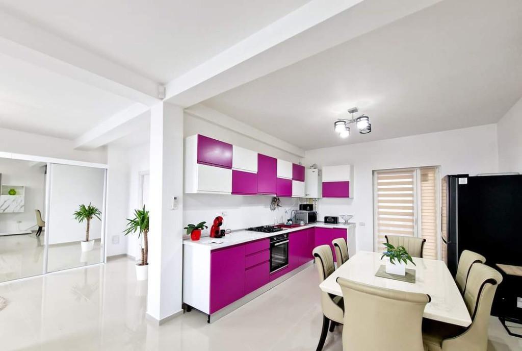 Vand Vila P 1 in Cta zona Mamaia Nord Mobilata si Utilata