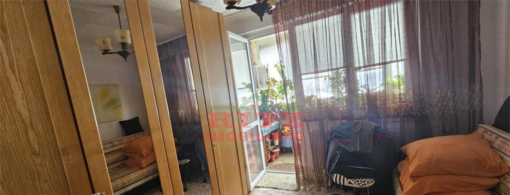 Apartament cu 3 camere centru