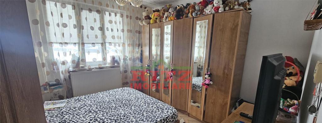 Apartament cu 3 camere centru