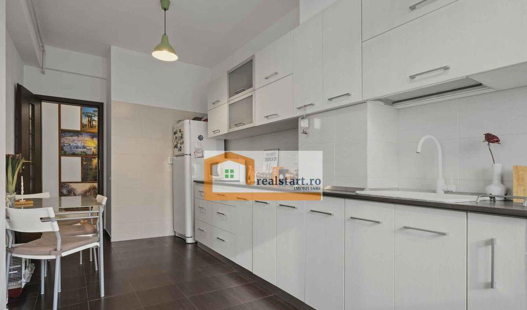 MegaImage Piata Cartier Latin decomandat 6/8 mobilat