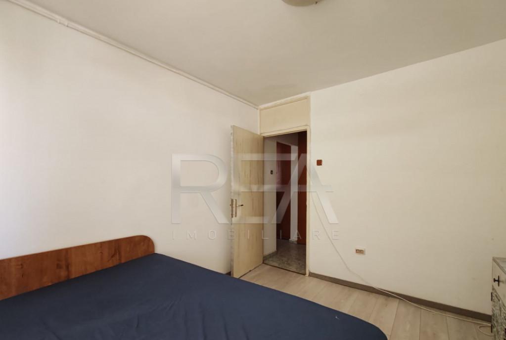 2 camere 54 mp 4/4 bloc 1981 Gorjului
