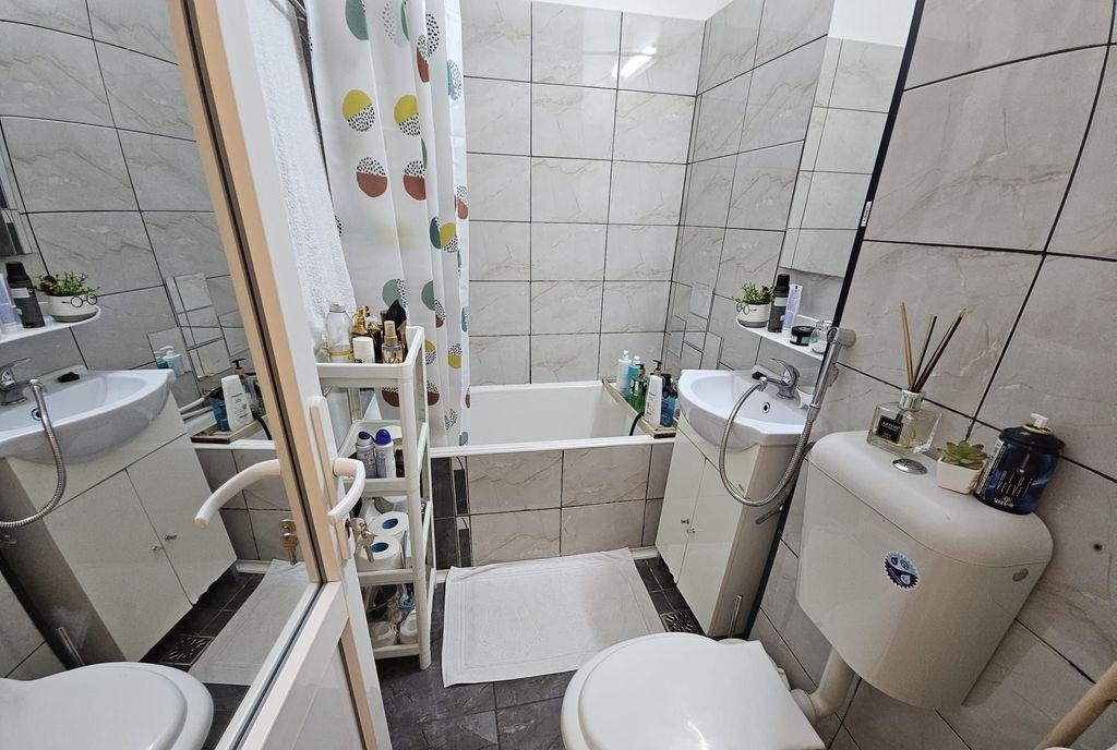 Garsoniera Mobilata si Utilata Sector 4 Metrou Aparatori