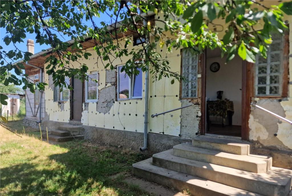 Casa traditionala cu 2 000mp teren roditor Izvoarele Prah