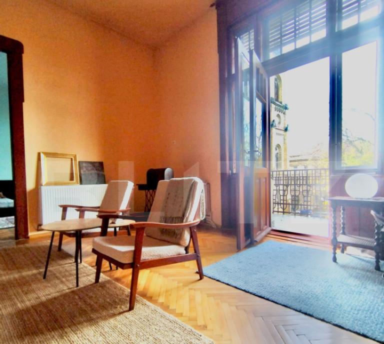 Cladire istorica 4 camere balcon si view spectaculos Pia