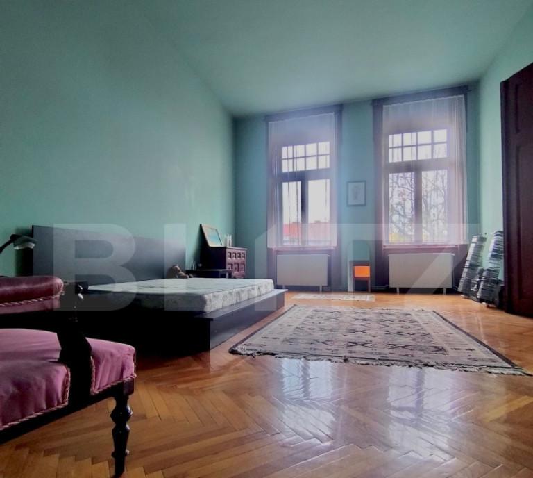 Cladire istorica 4 camere balcon si view spectaculos Pia