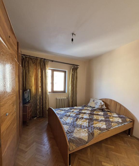 Apartament 3 camere vedere Palatul Culturii
