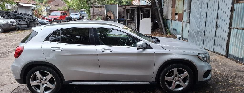 Mercedes-Benz GLA 200d 4Matic Pachet AMG 14 800 eur