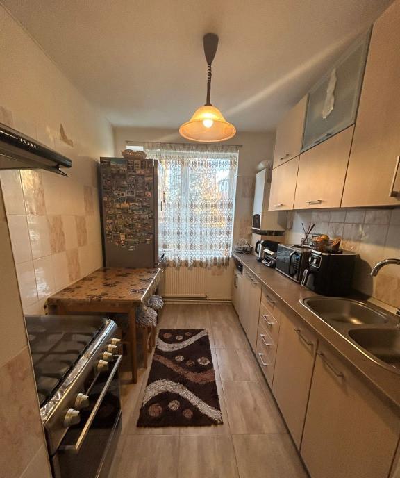 Proprietar apartament cu 3 camere in Brasov strada Octavian Goga