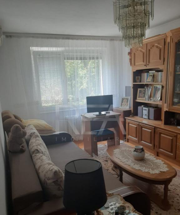 3 camere Piata Salajan decomandat et 2 metrou anvelopat