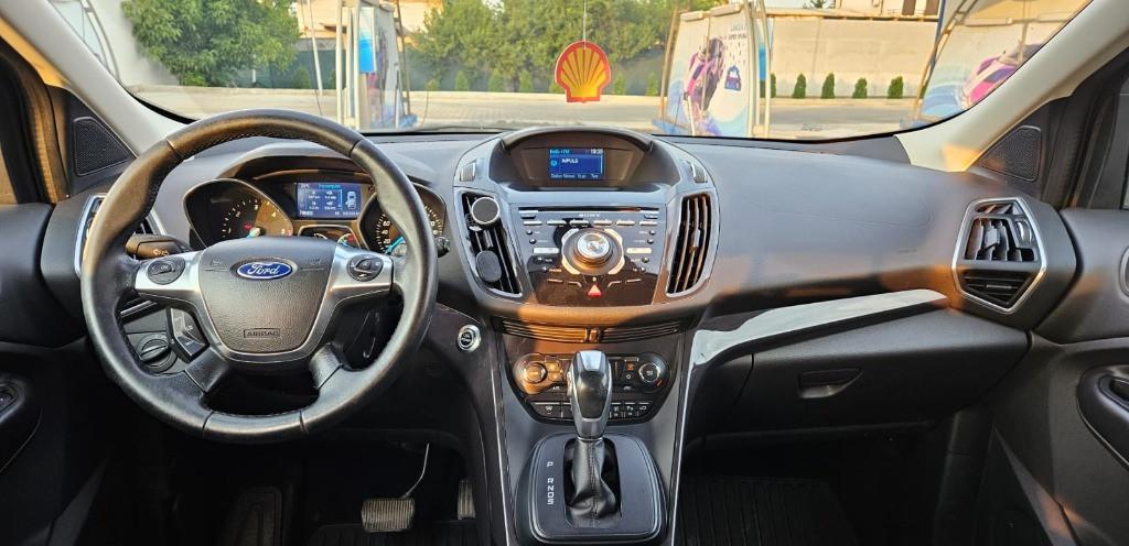 Ford Kuga FORD KUGA 2 / 2 0TDCi / Automat / 4x4 - dotari multiple 8 500 eur