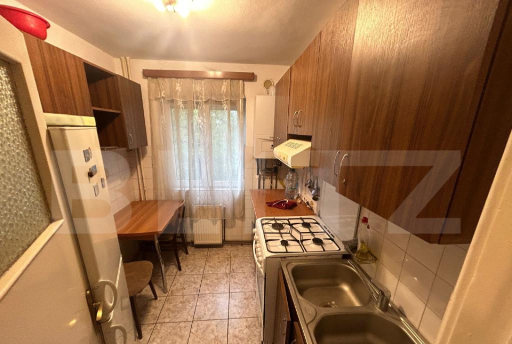 Apartament cu 4 camere 70 mp zona Podu Ros