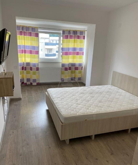 Apartament 2 camere decomandat zona Florilor