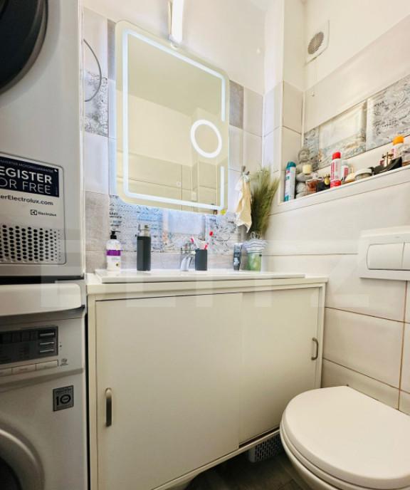 Apartament 3 camere decomandat boxa si loc de parcare zon