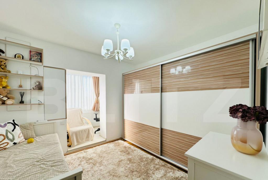 Apartament 3 camere decomandat boxa si loc de parcare zon