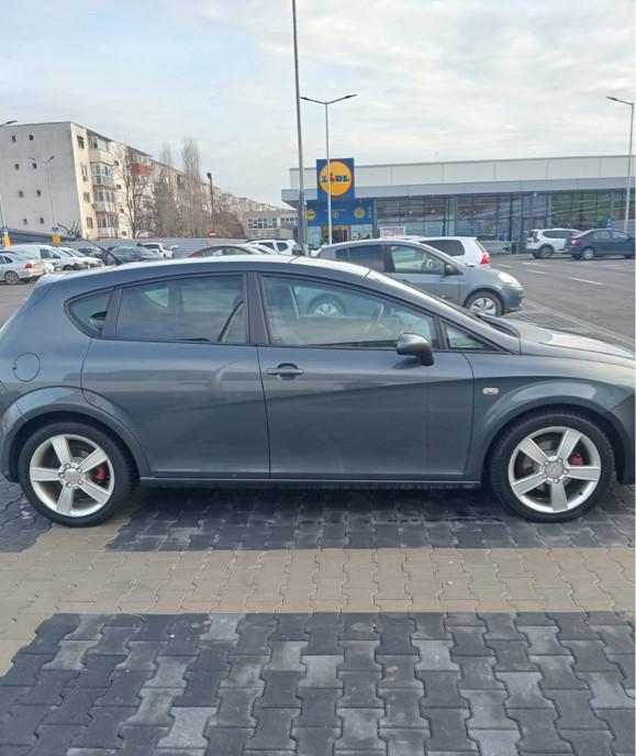 SEAT Leon 1 6 Benzina 2006 102 CP Icirc ntretinut 10 000 lei