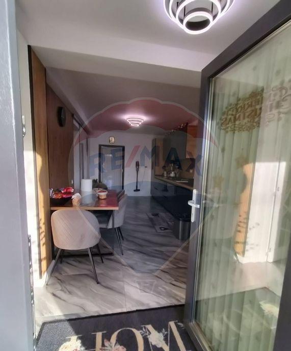 Casa / Vila cu 5 camere la 2 minute de Complex Cosmop