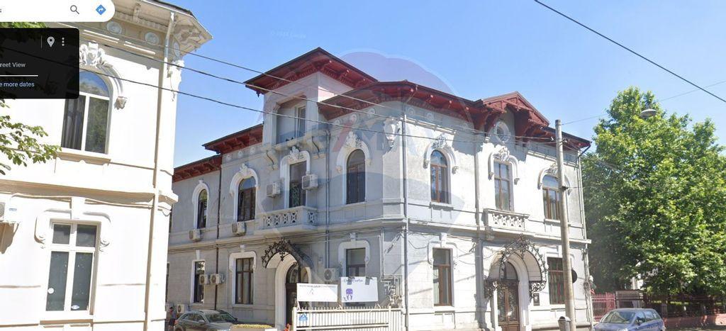 Vila D P E M 827 mp I bld Regina Maria