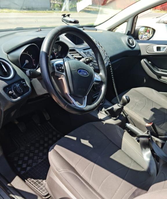 Ford Fiesta 2014 bull 1 0 EcoBoost bull Prim proprietar bull 5 usi bull Roti iarna 4 600 eur
