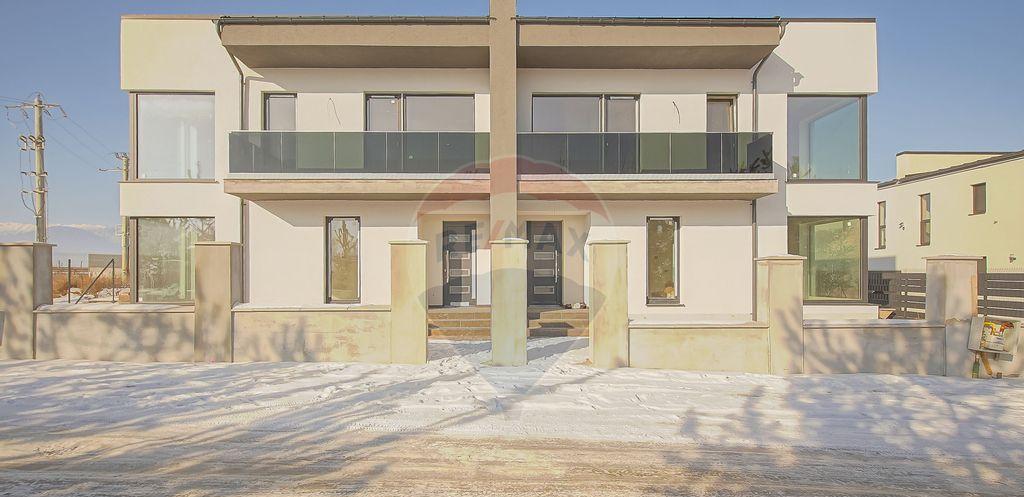 Duplex modern cu panorama fantastica asupra muntilor