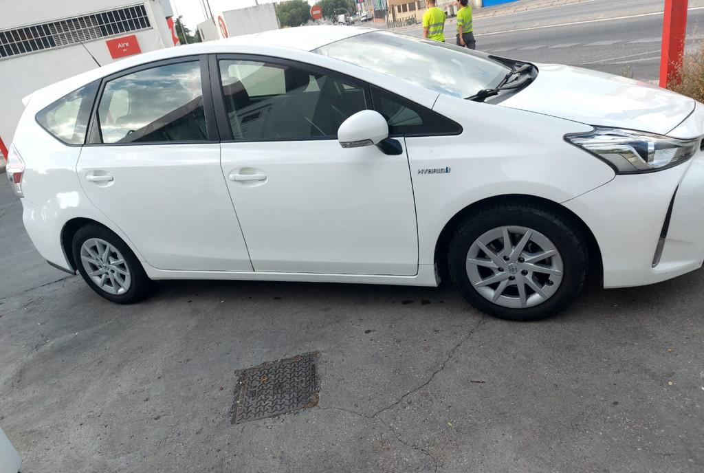 Toyota Prius plus 10 500 eur