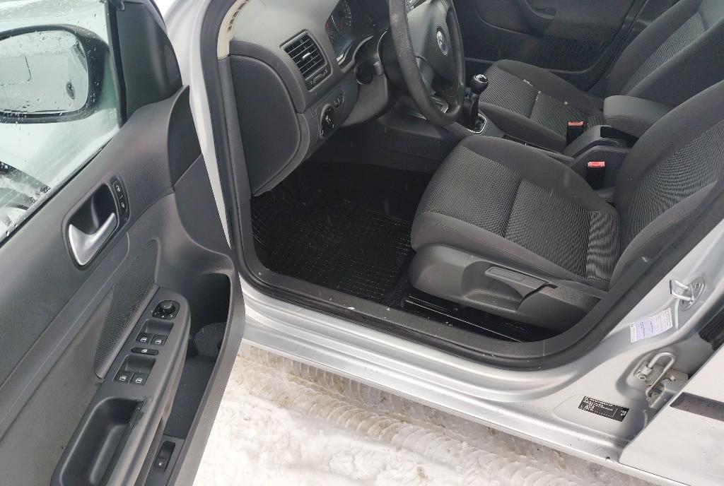 Volkswagen GOLF 5 MPI Motor 1 4 MPI 2 500 eur