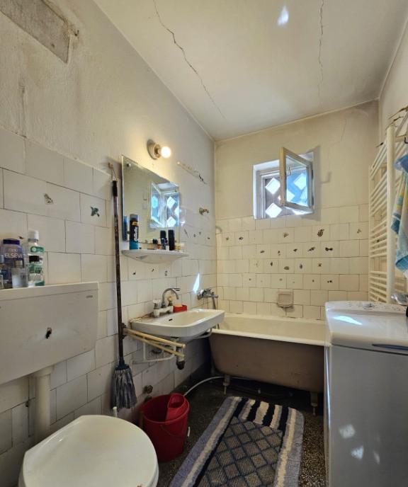 Apartament 2 camere si garaj Arad