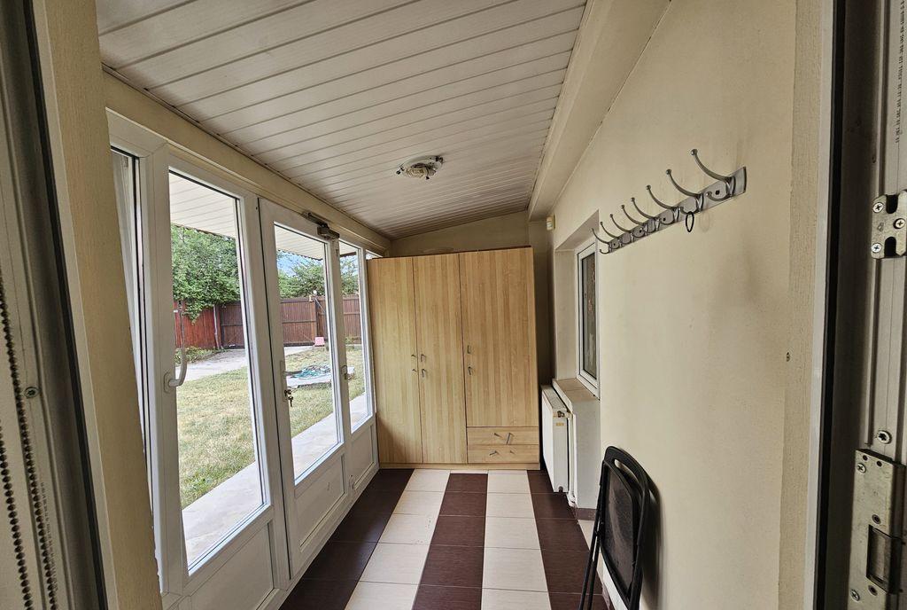 Casa 4 camere curte 400mp Sector 4 Luica Giurgiului