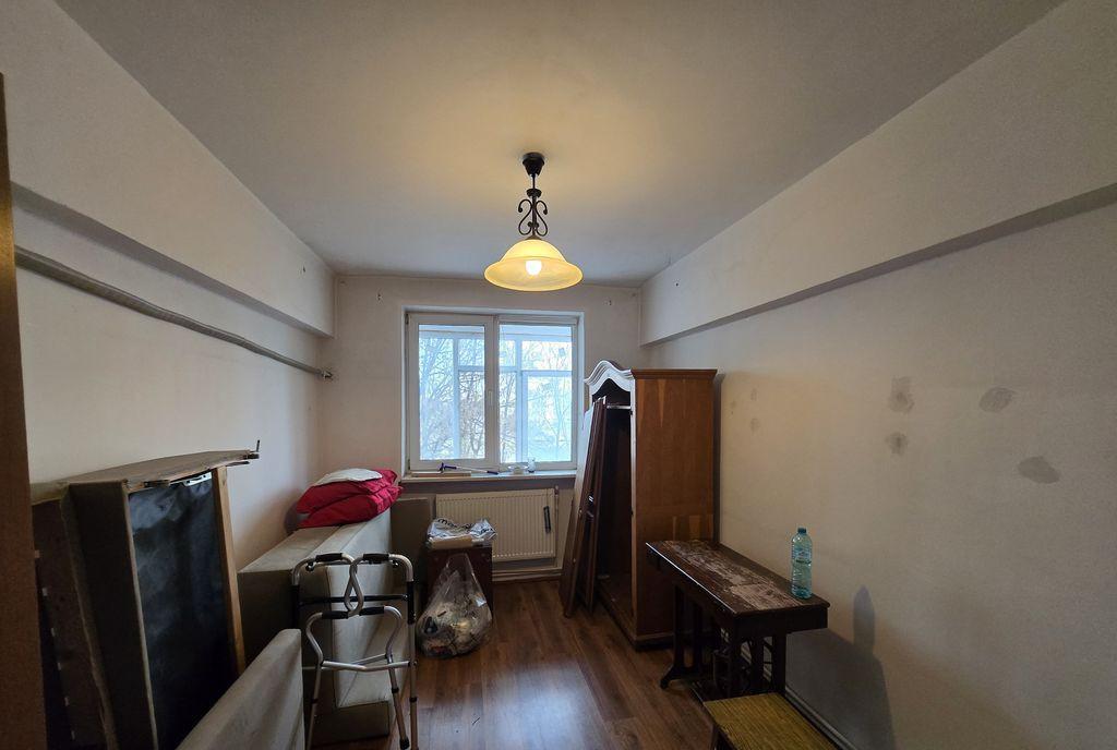 Apartament 3 etaj 2 lift camere decomandat 70mp Prelungir