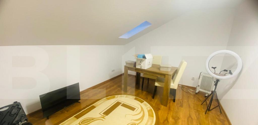 Casa cu teren 1850 mp 2 fronturi stradale Mosnita Veche