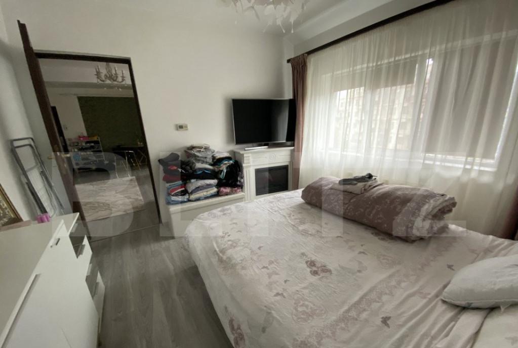 Apartament cu 4 camere zona Bradet