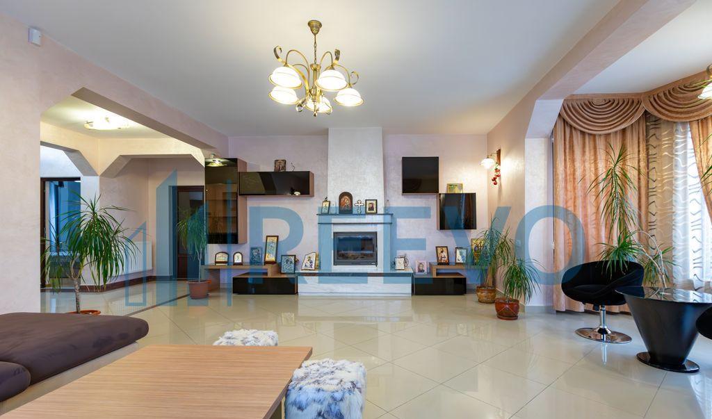 Casa/Vila cu foisor 1 000 mp teren Magura