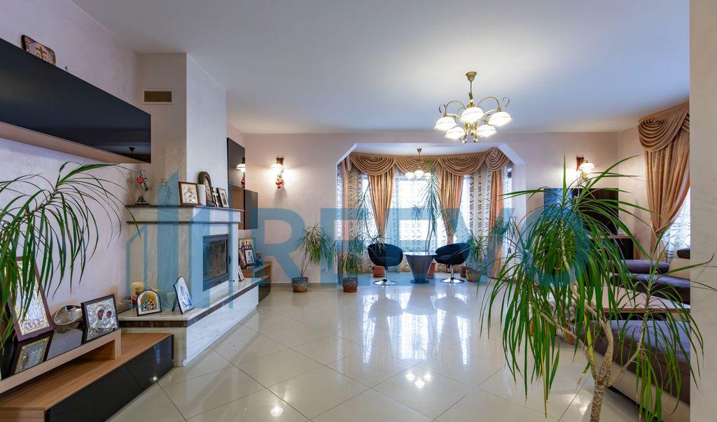 Casa/Vila cu foisor 1 000 mp teren Magura