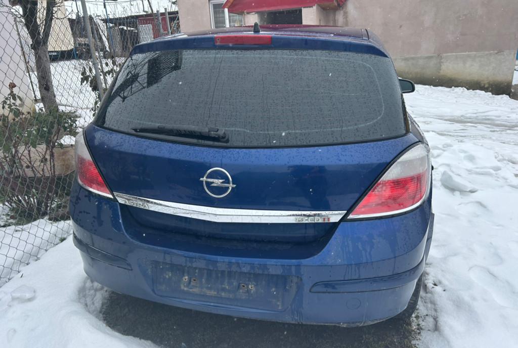 Dezmembrez opel astra h 1 500 lei