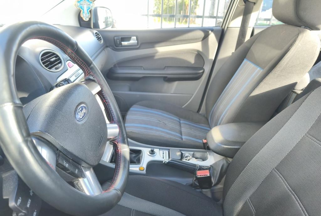 Ford Focus 2 1 6 16v 2 450 eur
