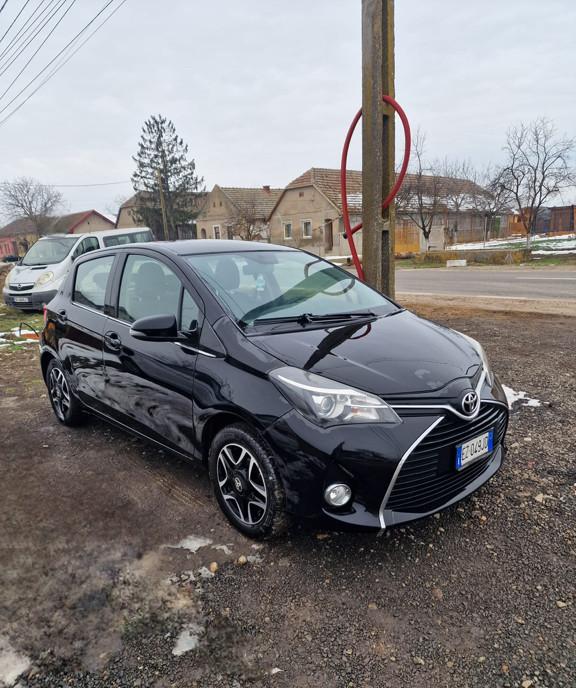 TOYOTA Yaris 3a serie 2016 Yaris 1 3 5P Lounge Multidrive S 6 999 eur