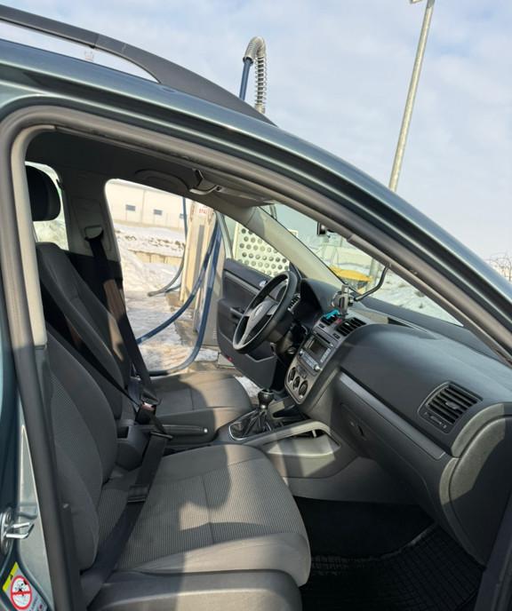 Golf cinci 2008 motor 1 9 tdi 1 850 eur