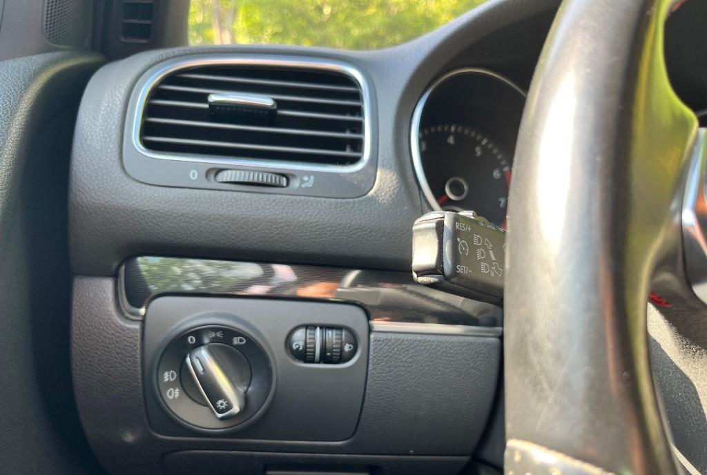 VW Golf VI GTI 2 0l 211CP EURO 5 parcare laterala full airbag 6 940 eur