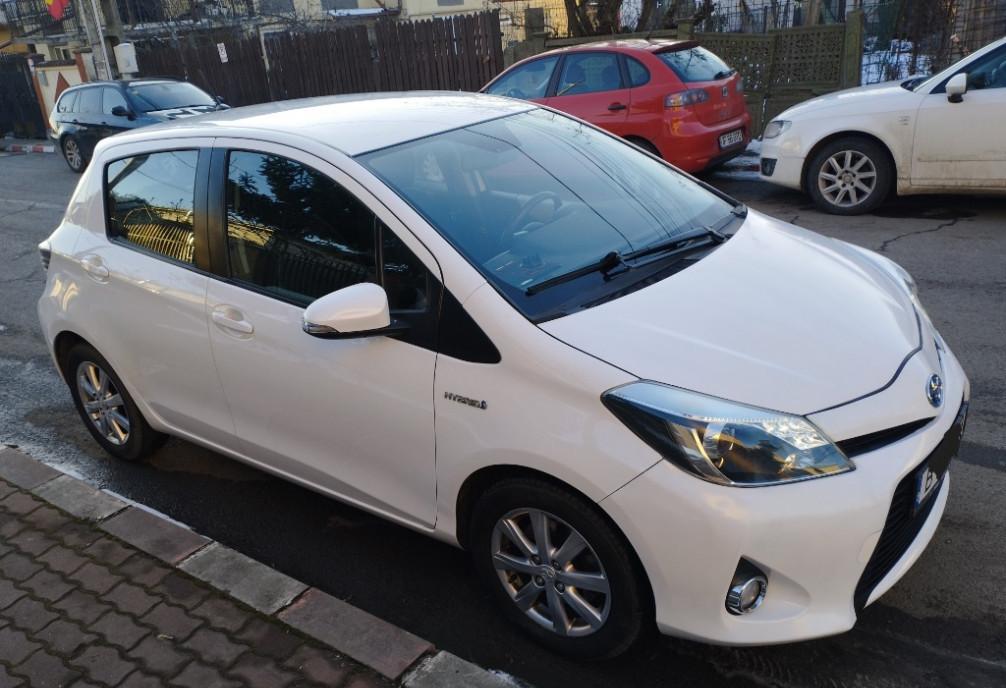 Toyota Yaris Hibrid electric consum 3L 7 800 eur