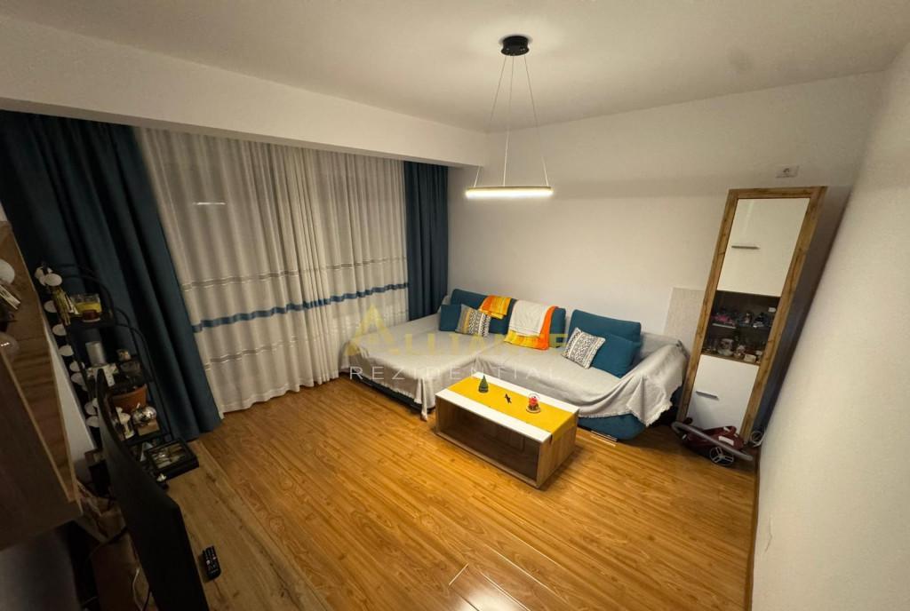 Complex Titan 2 Camere Decomandat Mobilat/Utilat Parcare