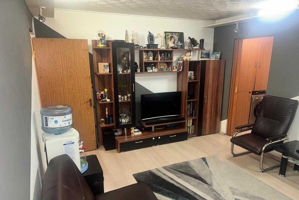 Aparatment 2 cam decomandat Straja Huedin