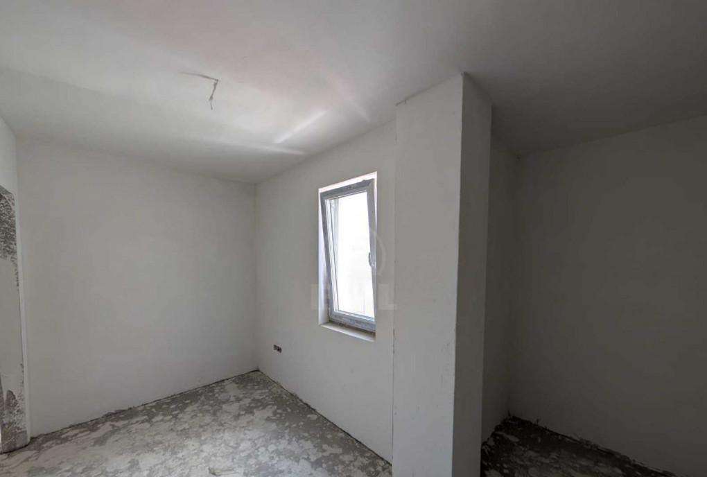 Apartament 3 camere la cumparare