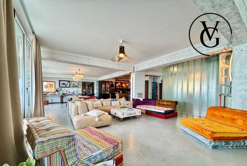 Apartament generos 3 camere frontal mare prima linie parc