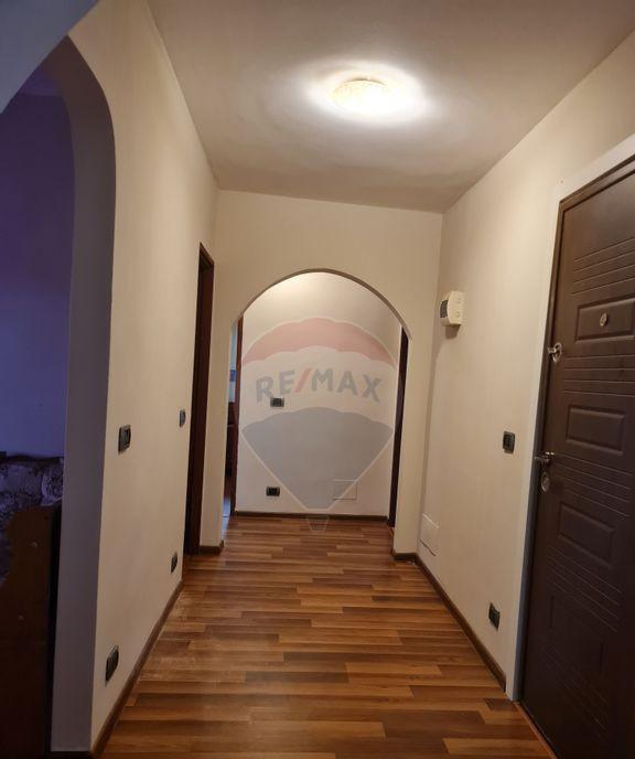 Apartament cu 4 camere de inchiriat in zona spitalului