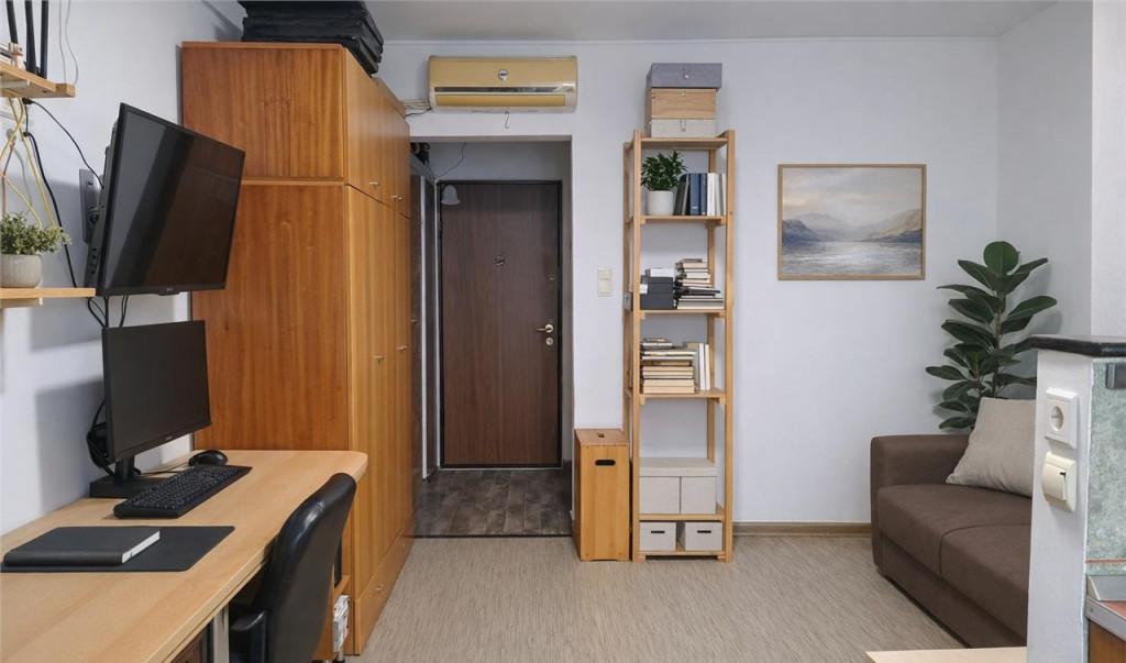 Camera de camin cu baie proprie si mica bucatarie Astra Br