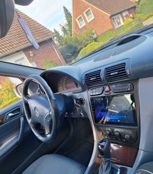 Mercedes-Benz C220 automat 1 800 eur