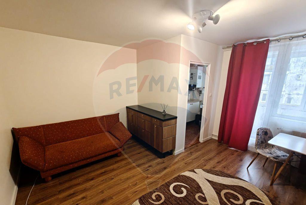Apartament cu o camera de inchiriat Margeanului etaj 3