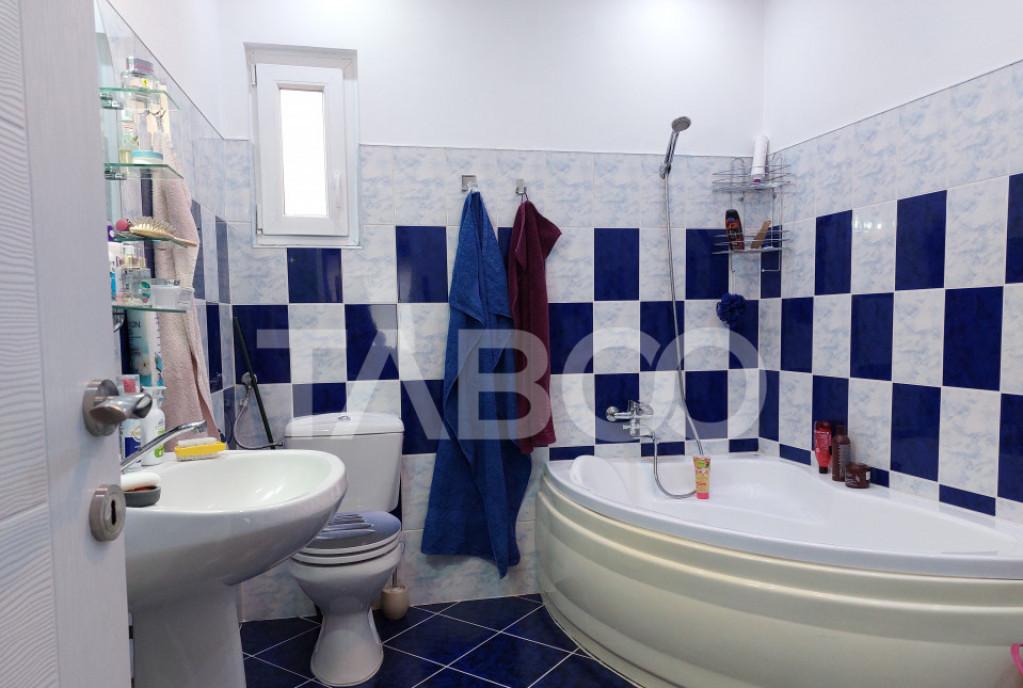 Casa 253 mp si curte pretabila Casa Pensiune Gradinita 980