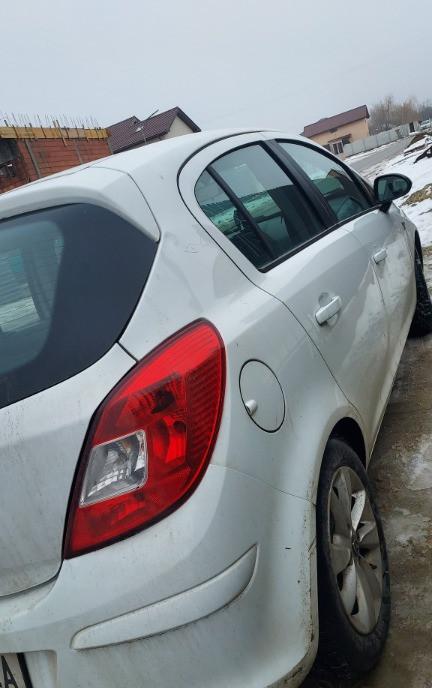 Autoturism folosit 4 200 eur