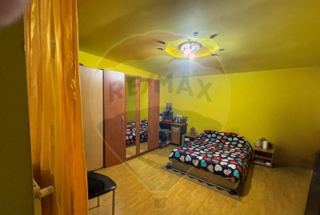 Casa spatioasa cu garaj Mogosoaia foarte aproape d